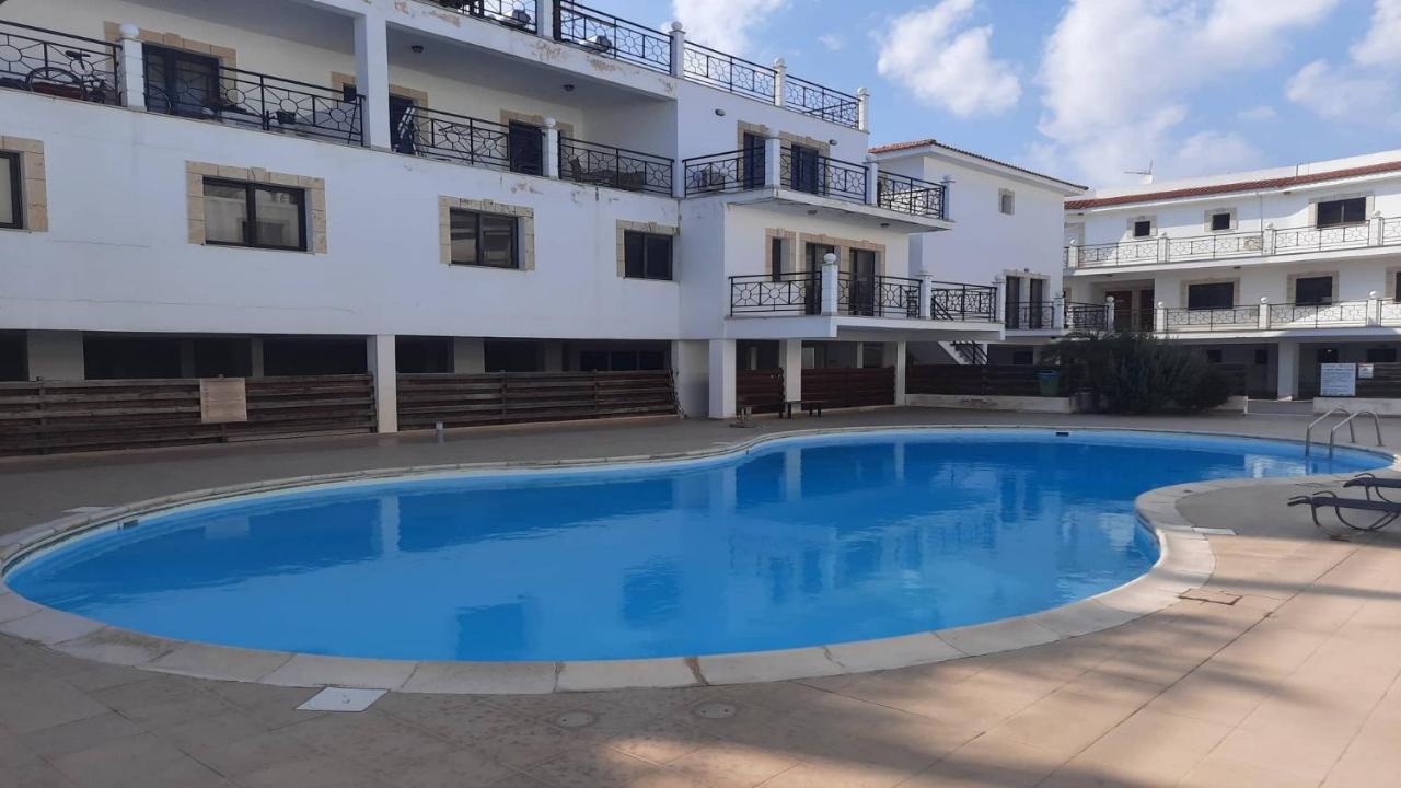 Paramount Gardens Resorts C201 ลาร์นาคา ภายนอก รูปภาพ